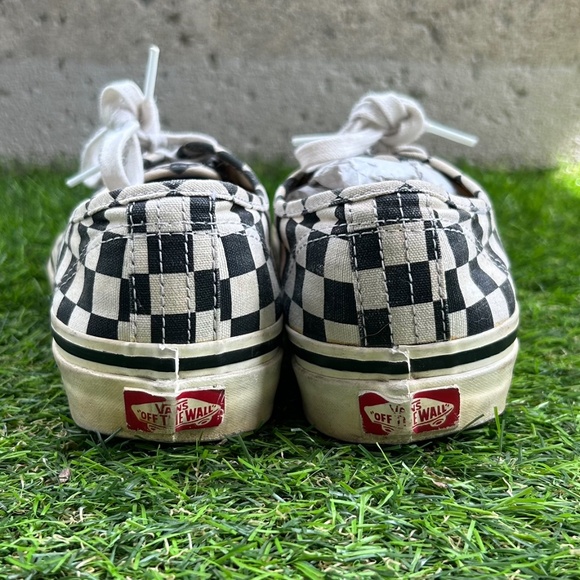 Perfectly broken-in Vans - Picture 3 of 7